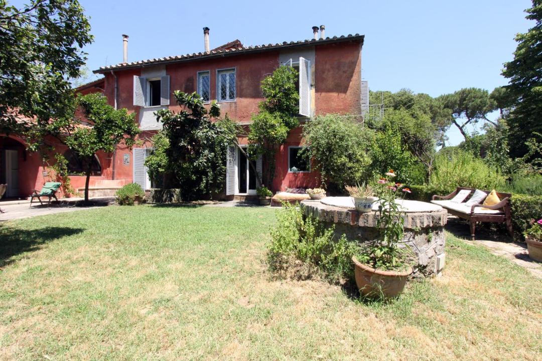 Photo of Buildings in Cassia