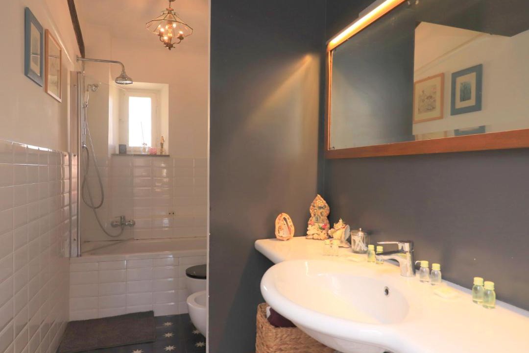 Photo of Bathroom in Esquilino