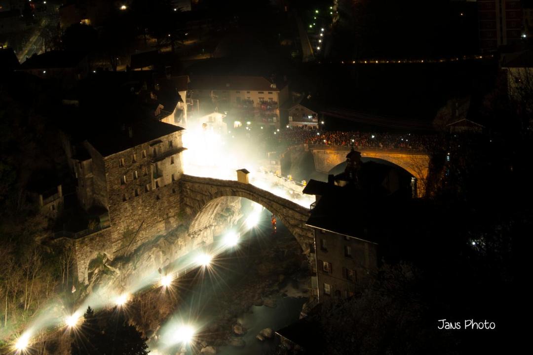 Photo of Buildings in Hone