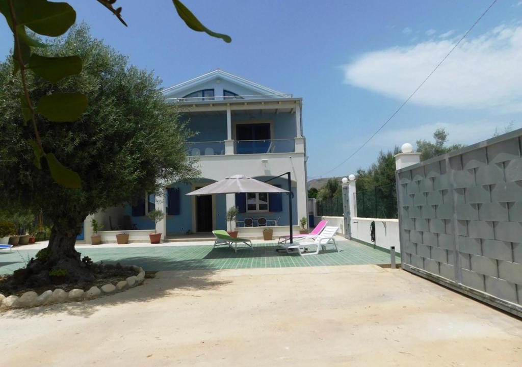 Photo of Buildings in Gallina