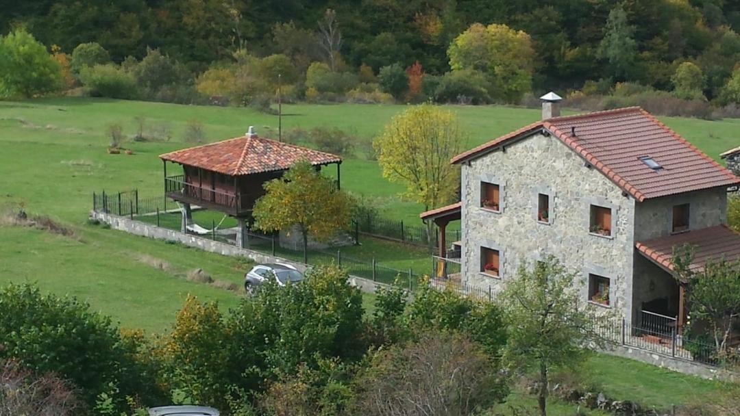 Photo of Buildings in Santa Maria de Valdeon