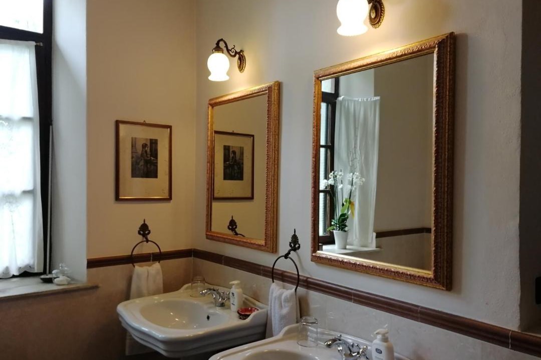 Photo of Bathroom in Caselette