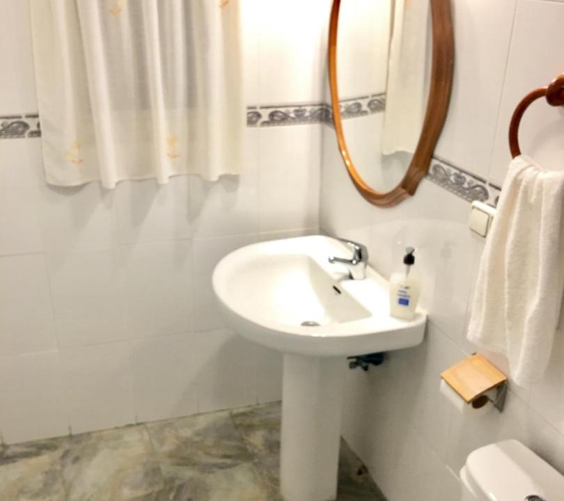 Photo of Bathroom in Carboneras de Guadazaon