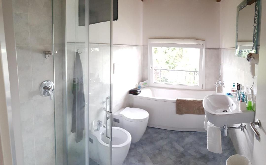 Photo of Bathroom in Polinago