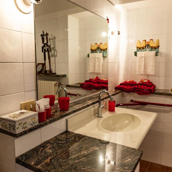 Photo of Bathroom in San Giorgio Scarampi