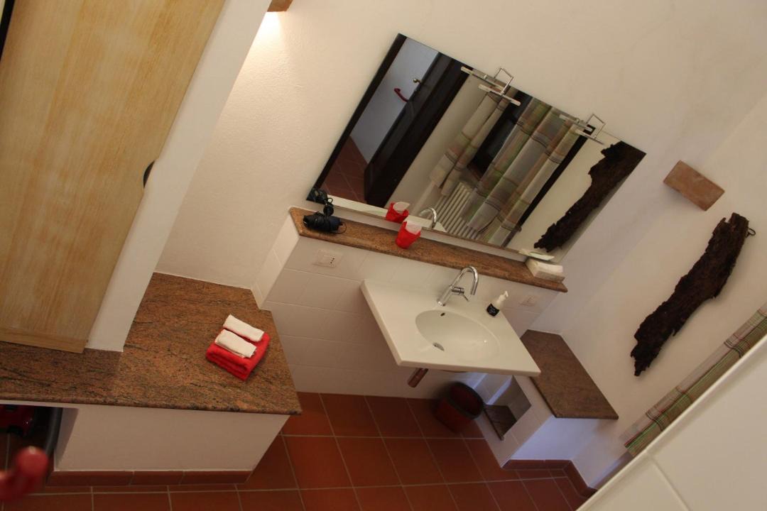 Photo of Bathroom in San Giorgio Scarampi