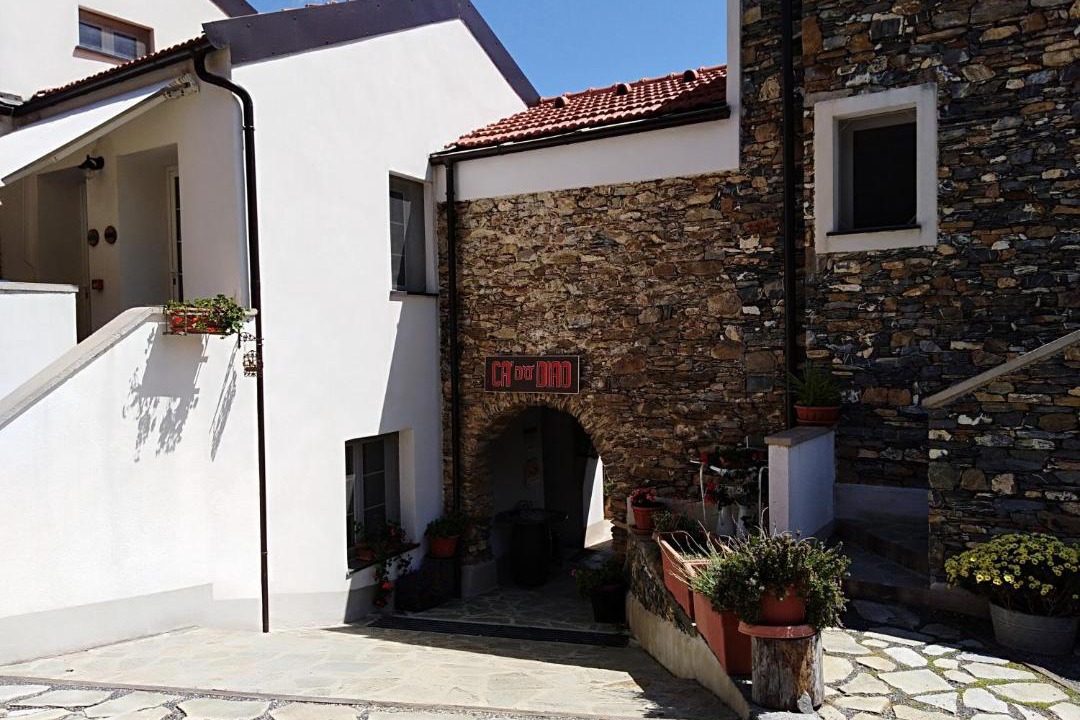 Photo of Buildings in Onzo