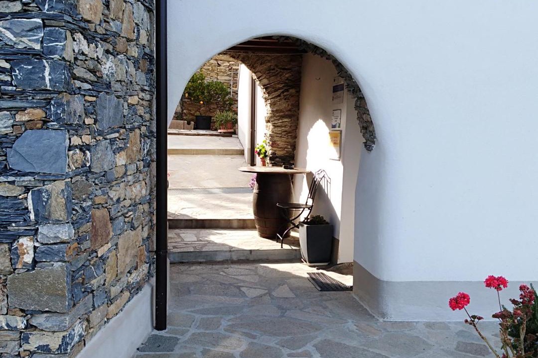 Photo of Buildings in Onzo