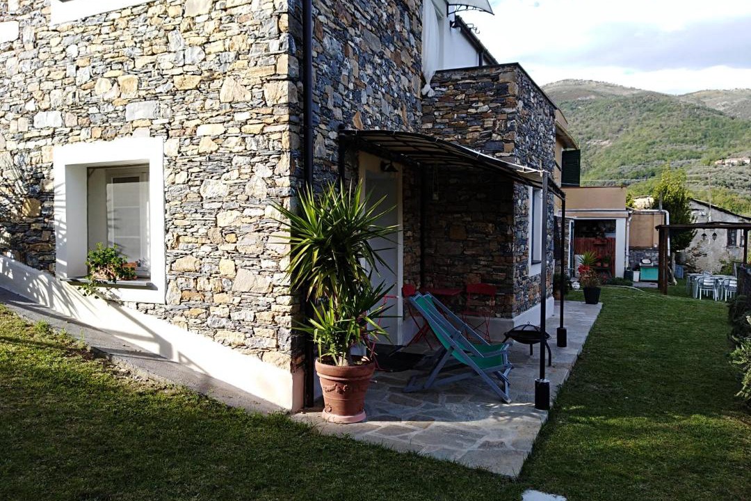 Photo of Buildings in Onzo