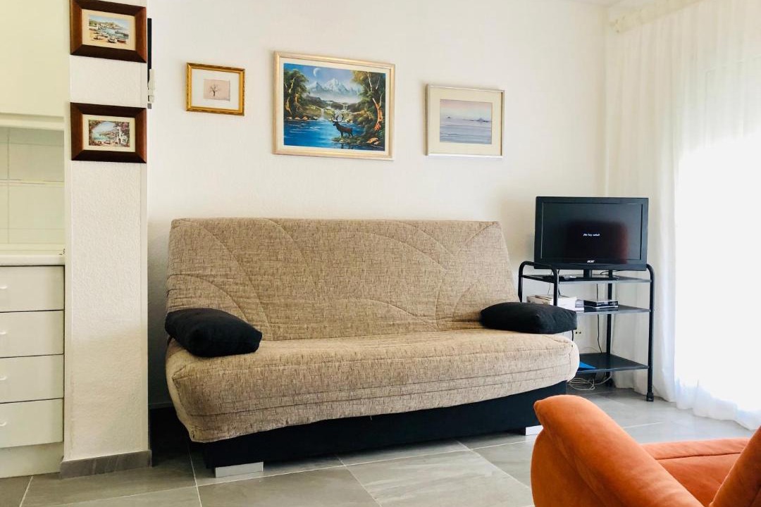 Photo of Livingroom in Roses Town Center
