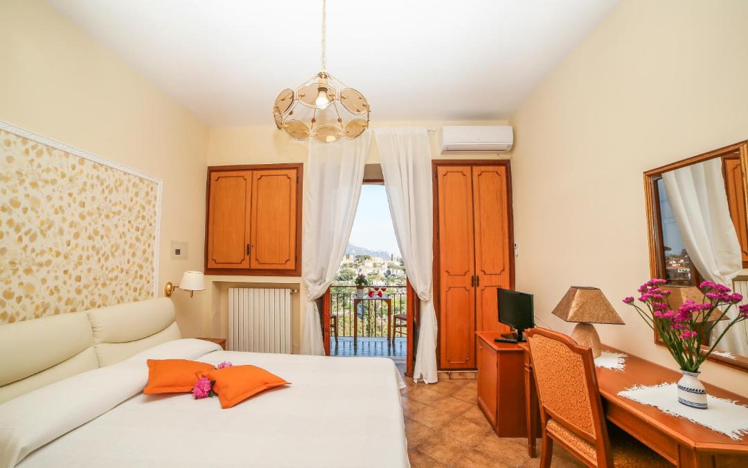 Photo of Bedroom in Pogerola