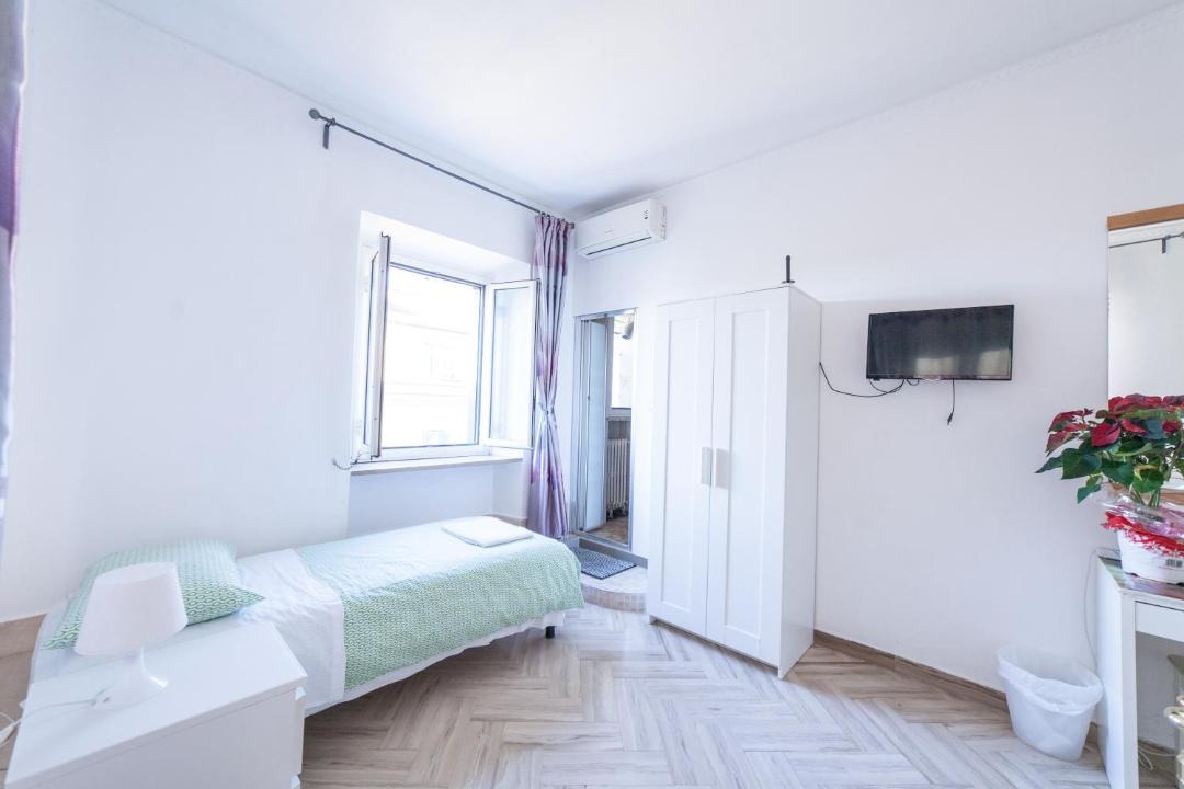Photo of Bedroom in Esquilino