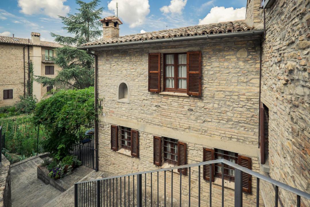 Photo of Others in Montone