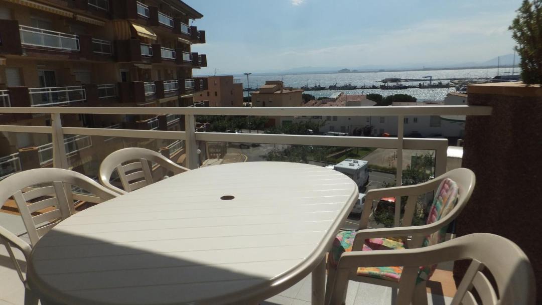 Photo of Patio Balcony in Roses Town Center
