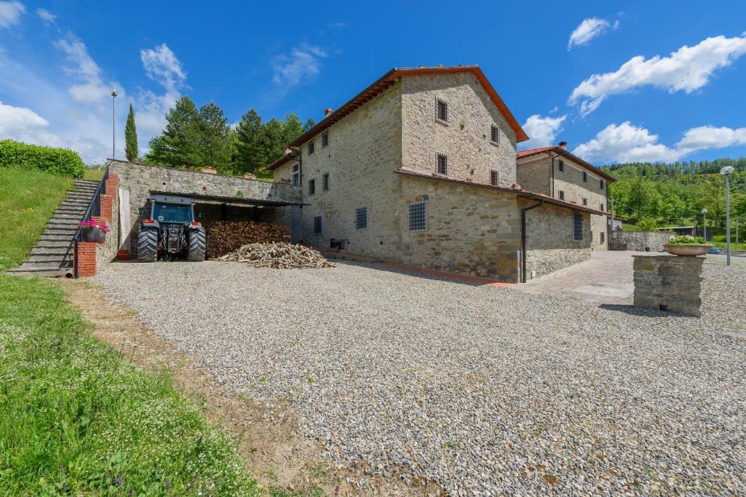 Photo of Buildings in Londa