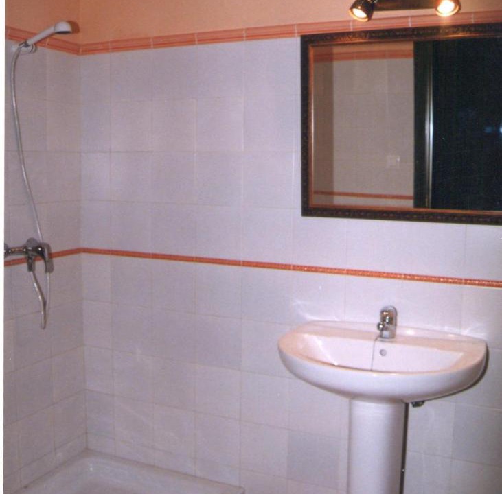 Photo of Bathroom in La Pobla de Massaluca