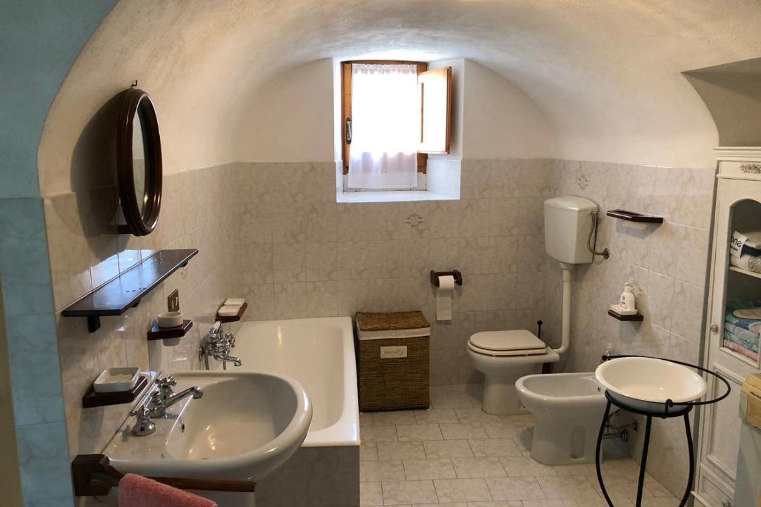 Photo of Bathroom in Calascio