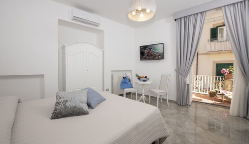 Deluxe Double Room (Room 2)