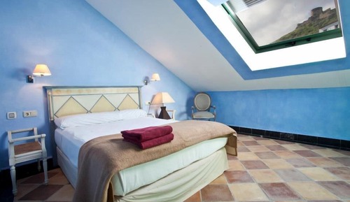 Double Room (Classic)