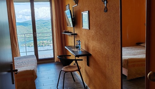 Superior Double or Twin Room, Lake View