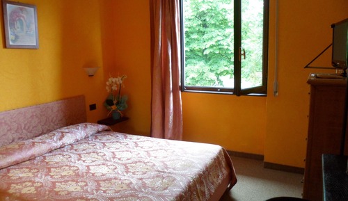 Basic Double or Twin Room, Park View, Garden Area