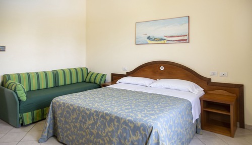 Standard Quadruple Room