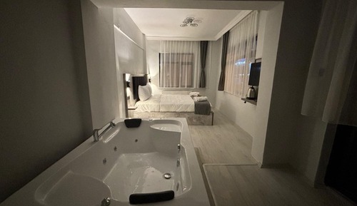 Luxury Double Room, Balcony, City View