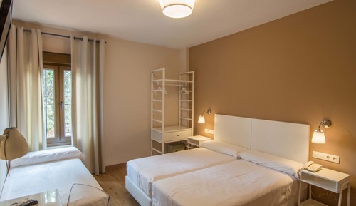 Double Room (with extra bed 3 ADULTS)