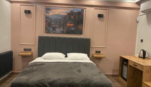 Single Room with Private Bathroom