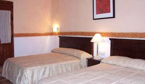 Family Room (3 Adults)