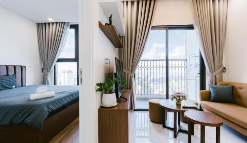 One-Bedroom Apartment with Balcony