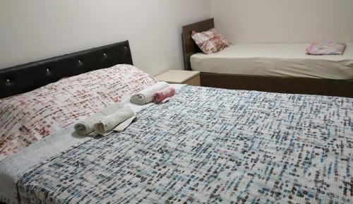 Deluxe Double Room (2 Adults + 1 Child)