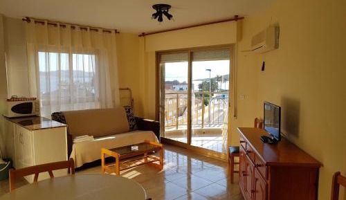 One-Bedroom Apartment (2 Adults + 2 Children)