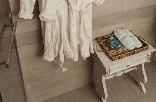 Gassino Torinese Cabin | Old Well Suite in Antique Farm with Outdoor Spa in the Countryside