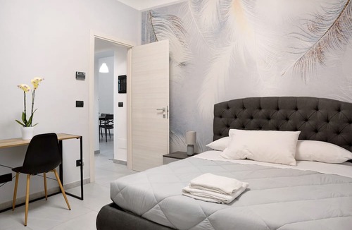 Saluzzo Apartment | Apartment 'Civico 16' with Balcony