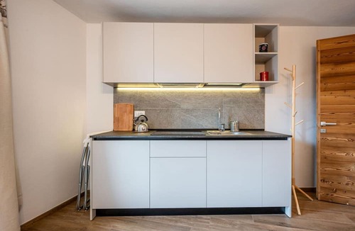 Prali Apartment | Beautiful apartment for 6 guests with WIFI, TV, balcony and parking