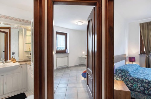 Charvensod Apartment | Apartment 'Reditus' with Mountain View, Private Terrace and Wi-Fi