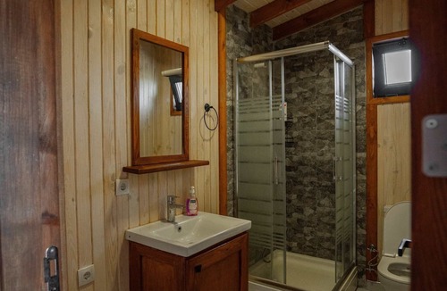 Iznik Villa | Cozy, super luxury two-story villa by the lake. 45 minutes to istanbul