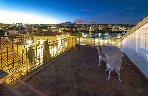 Ognina Apartment | Loft Duplex Skyview by Wonderful Italy
