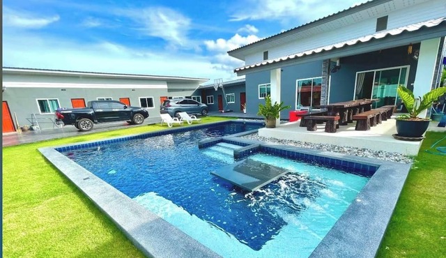 Blue Lake Residences Pattaya - 12 Bedroom Pool Villa